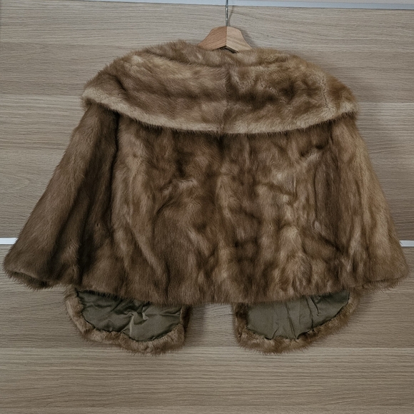 Vintage Mink Fur Capelet Cropped Fur Jacket | Light Brown | Old Hollywood - Picture 4 of 15